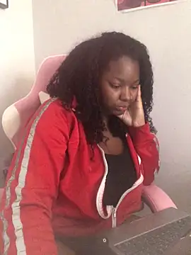 Snapshot of Fxncymuse chatting on February 5, 2026, 7:10 pm Fxncymuse online show from February 5, 2026, 7:10 pm