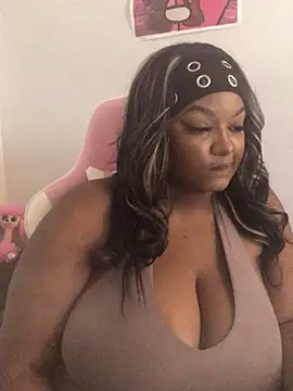 Snapshot of Fxncymuse chatting on March 6, 2026, 2:01 pm Fxncymuse online show from March 6, 2026, 2:01 pm