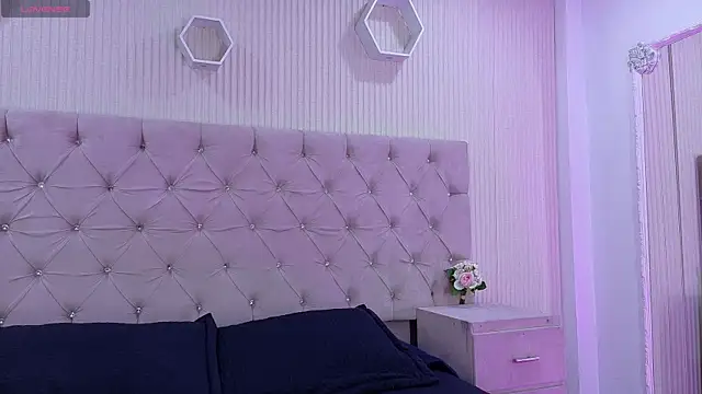 Snapshot of ZarinaWynne chatting on August 5, 2026, 2:00 pm ZarinaWynne online show from August 5, 2026, 2:00 pm