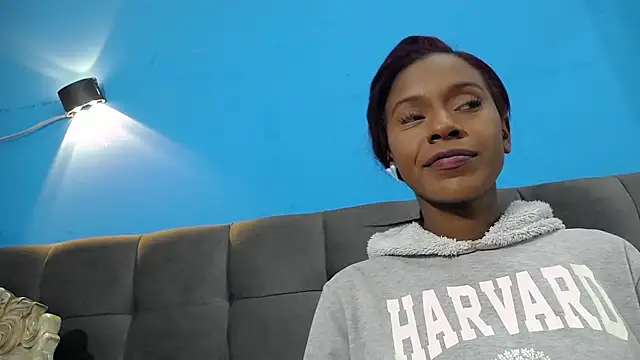 Aliis Love online show from November 23, 2025, 2:43 am