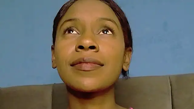 Aliis Love online show from November 28, 2025, 2:06 pm