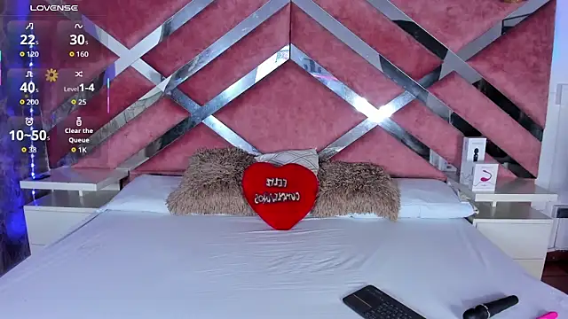 Lily Queen30 online show from November 20, 2025, 8:31 pm