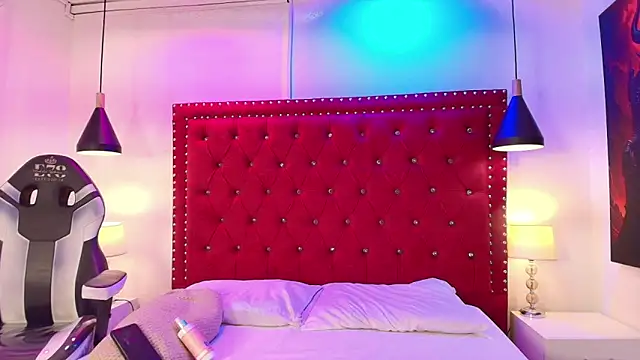 Bella donnaS online show from February 3, 2026, 3:04 am