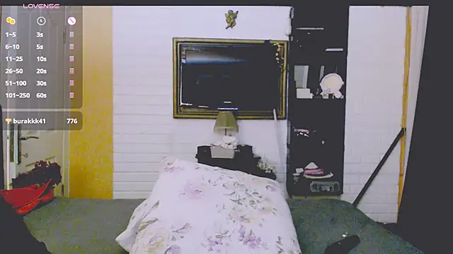 Snapshot of _bade_tasci_ chatting on December 2, 2025, 10:55 pm bade tasci online show from December 2, 2025, 10:55 pm