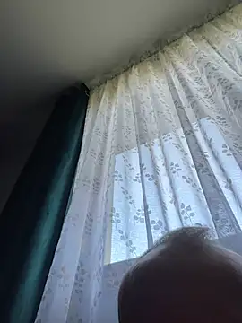 Snapshot of Kriss8411 chatting on April 15, 2026, 8:09 am Kriss8411 online show from April 15, 2026, 8:09 am