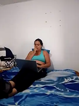 Snapshot of LorieFerrer chatting on July 23, 2026, 11:00 pm LorieFerrer online show from July 23, 2026, 11:00 pm
