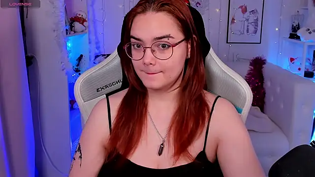 Lily  Evans online show from January 14, 2026, 4:05 am