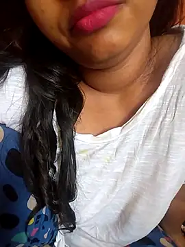 Sexy Divya   online show from April 14, 2026, 1:10 am