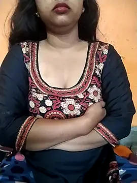 Sexy Divya   online show from April 22, 2026, 12:28 am