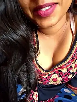 Sexy Divya   online show from May 6, 2026, 1:20 am