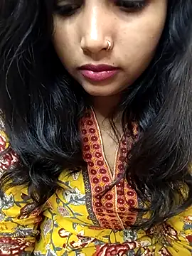 Sexy Divya   online show from December 3, 2025, 6:03 am