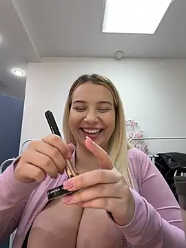 Snapshot of KilianaNoir chatting on February 15, 2026, 6:47 am KilianaNoir online show from February 15, 2026, 6:47 am