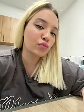 Snapshot of KilianaNoir chatting on March 9, 2026, 8:01 pm KilianaNoir online show from March 9, 2026, 8:01 pm