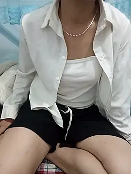 Lynn-122 online show from April 20, 2026, 9:38 pm