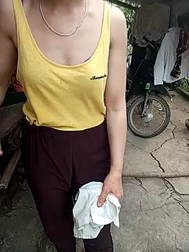 Lynn-122 online show from April 7, 2026, 11:01 am