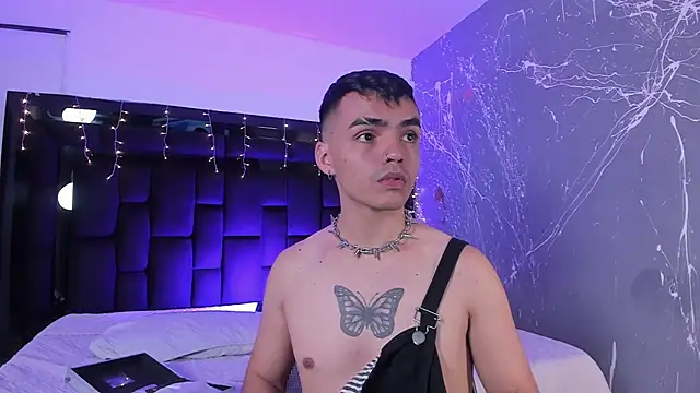 Snapshot of NicoKingg_ chatting on December 18, 2025, 3:00 am NicoKingg online show from December 18, 2025, 3:00 am