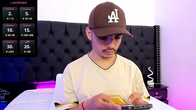 Snapshot of NicoKingg_ chatting on January 14, 2026, 2:42 pm NicoKingg online show from January 14, 2026, 2:42 pm