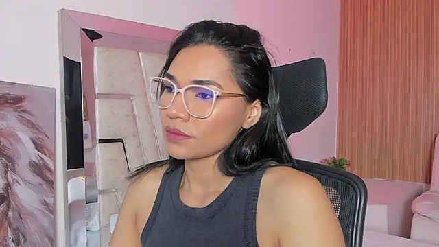 katemooss  online show from November 14, 2025, 12:31 pm