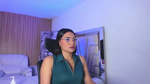 katemooss  online show from November 26, 2025, 12:16 pm