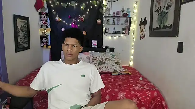 JUANBIGCOCK21CM online show from December 18, 2025, 9:18 pm