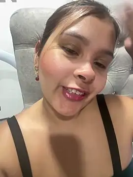 MelodySanz online show from May 16, 2026, 12:53 am