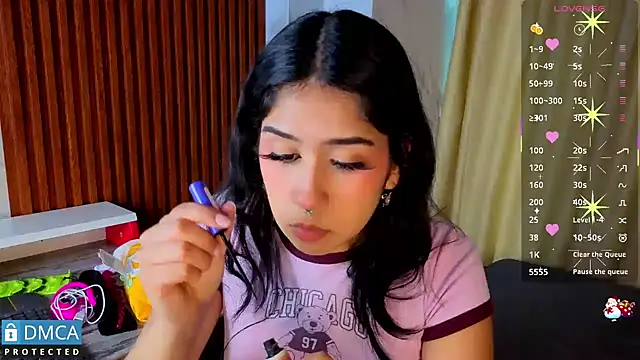 sofia sstonee  online show from March 3, 2026, 7:10 pm