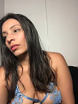 Vianca Costt online show from May 15, 2026, 3:04 am