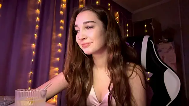 HollyPaw online show from February 1, 2026, 10:08 pm