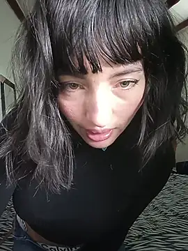 Luna juicy online show from December 4, 2025, 7:57 pm