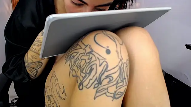 Snapshot of SCARLETT_INK_ chatting on July 17, 2026, 2:47 pm SCARLETT INK online show from July 17, 2026, 2:47 pm