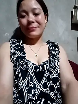 Lyla john online show from February 12, 2026, 12:38 pm