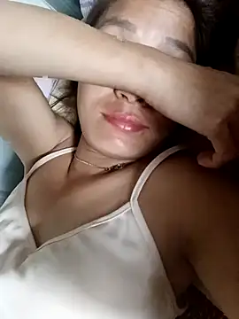 Lyla john online show from March 18, 2026, 5:21 am