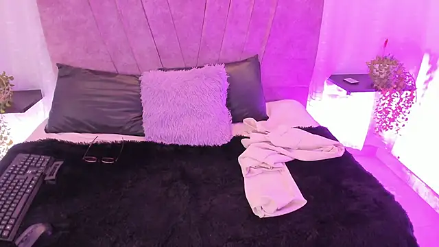 Victoriaa Anderson online show from April 29, 2026, 5:30 pm