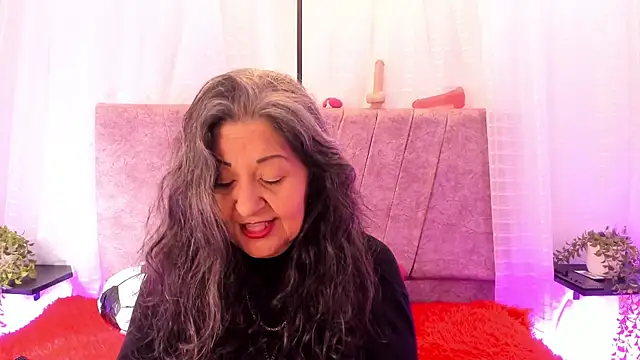 Victoriaa Anderson online show from June 17, 2026, 1:32 pm
