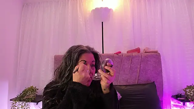 Victoriaa Anderson online show from April 28, 2026, 1:48 pm