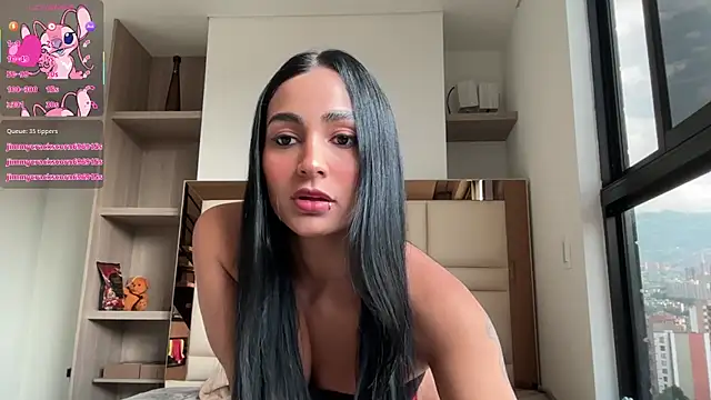 Ashlyrouxx online show from April 21, 2026, 9:43 pm
