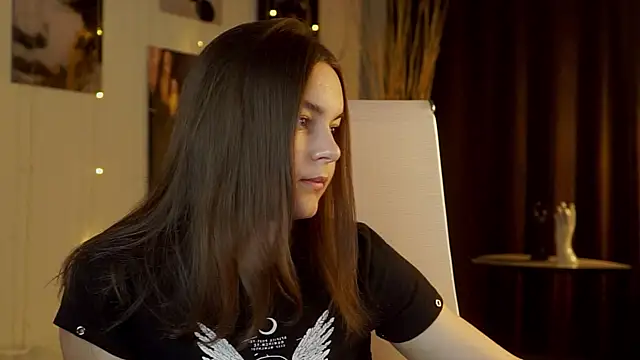 FrancescaCavaliere online show from June 19, 2026, 12:55 pm