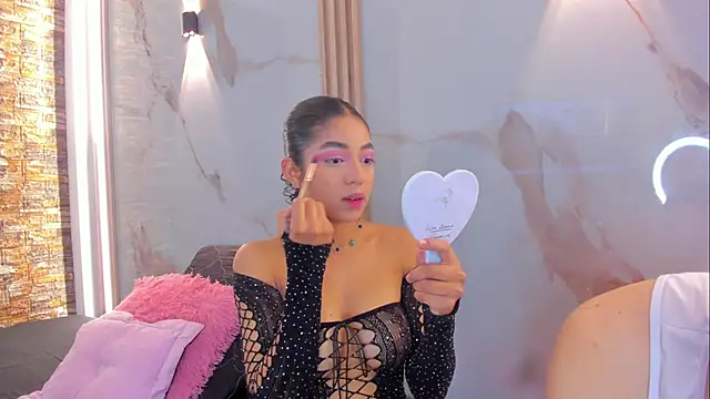 Aron and molly online show from November 14, 2025, 12:09 pm