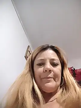 karlaanqui1 online show from December 17, 2025, 10:37 pm