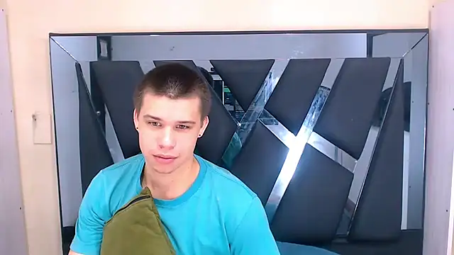 Liam York  online show from December 3, 2025, 1:10 pm