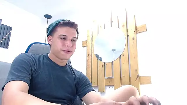 Liam York  online show from January 11, 2026, 4:30 am