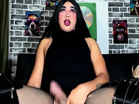 aurora russo  online show from December 19, 2025, 4:05 am