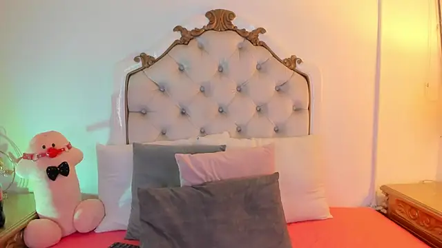 scarlett smith 3 online show from June 25, 2026, 1:47 am