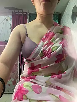 Snapshot of Red_Queen_11 chatting on March 9, 2026, 6:44 pm Red Queen 11 online show from March 9, 2026, 6:44 pm