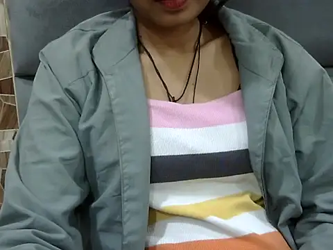 SEXY PRIYA83 online show from January 12, 2026, 3:19 pm