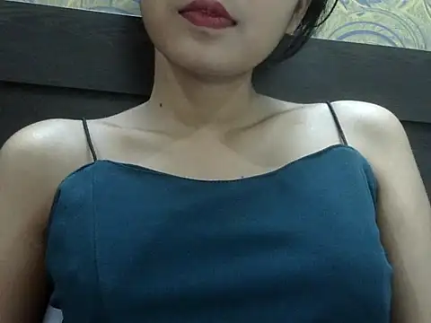 SEXY PRIYA83 online show from April 21, 2026, 7:09 pm