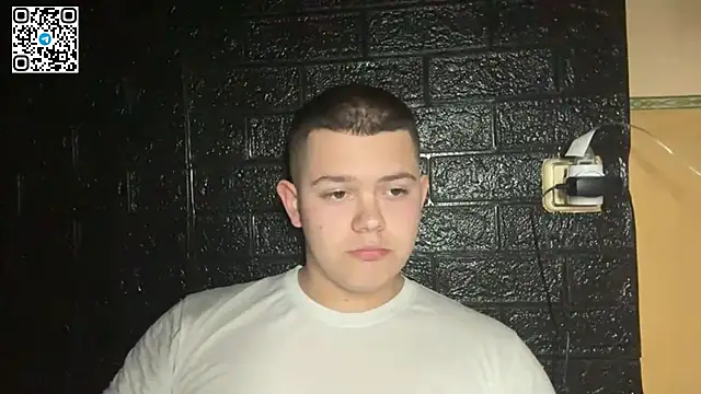 CuteButNaughty  online show from March 15, 2026, 8:27 pm