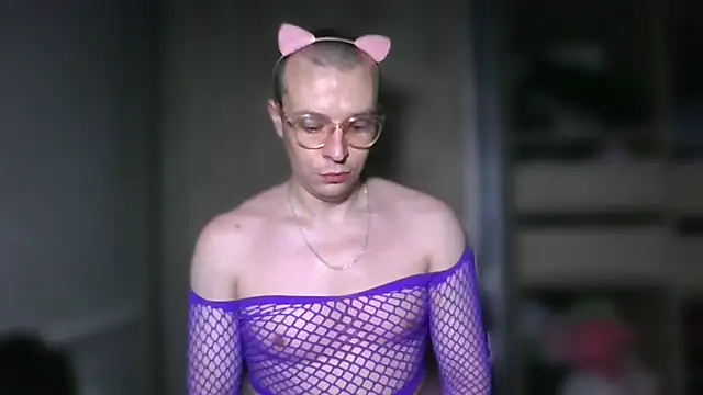 FemboyKitten online show from August 4, 2026, 1:10 am