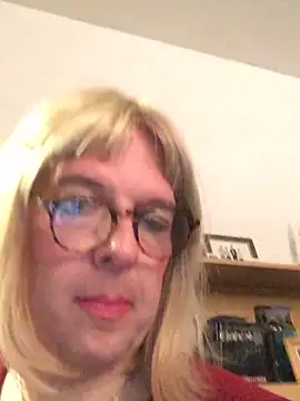 Snapshot of simone_xdressing chatting on March 22, 2025, 1:00 am simone xdressing online show from March 22, 2025, 1:00 am