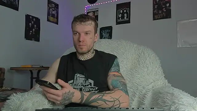 Huntall77 online show from March 19, 2026, 5:07 am